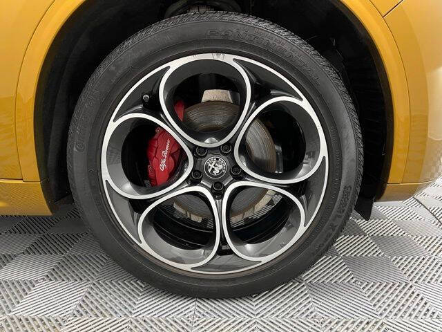 2022 Alfa Romeo Stelvio Veloce