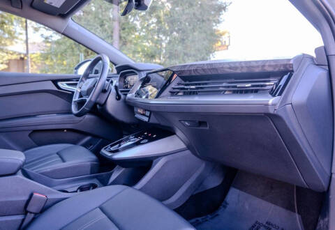 2024 Audi Q4 e-tron quattro Premium Plus 55