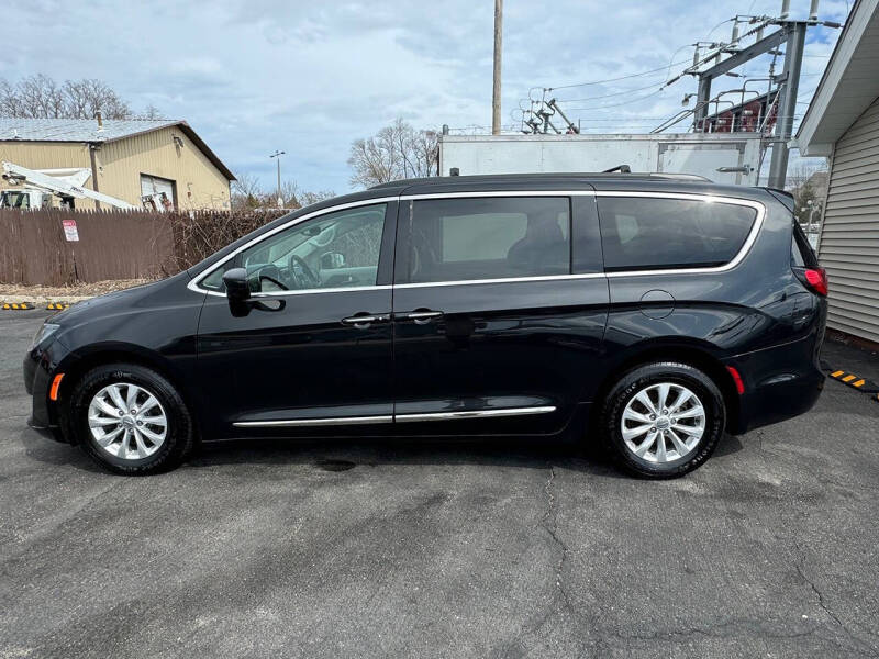 2017 Chrysler Pacifica Touring-L