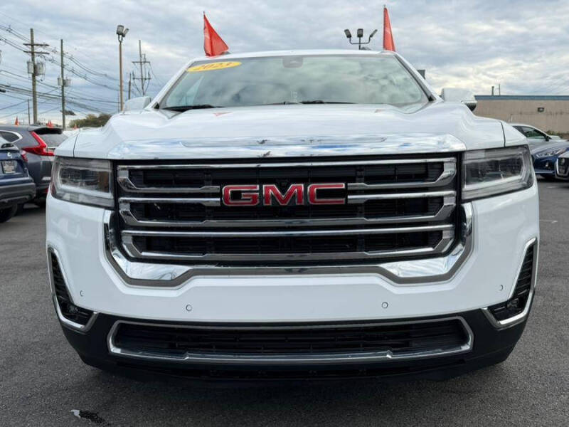 2023 GMC Acadia SLT