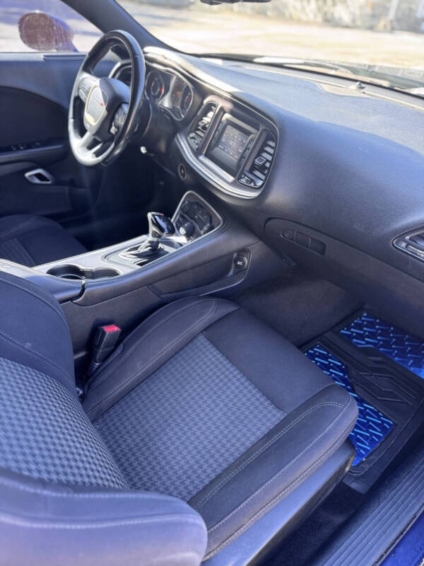 2015 Dodge Challenger SXT