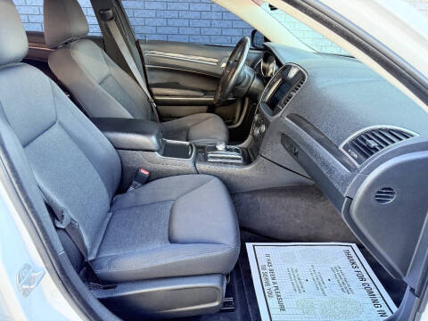 2019 Chrysler 300 Touring