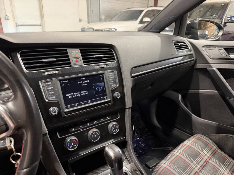 2017 Volkswagen Golf GTI S