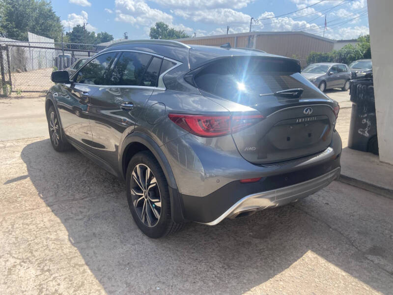 2017 Infiniti QX30 Premium