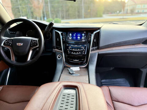 2017 Cadillac Escalade Luxury