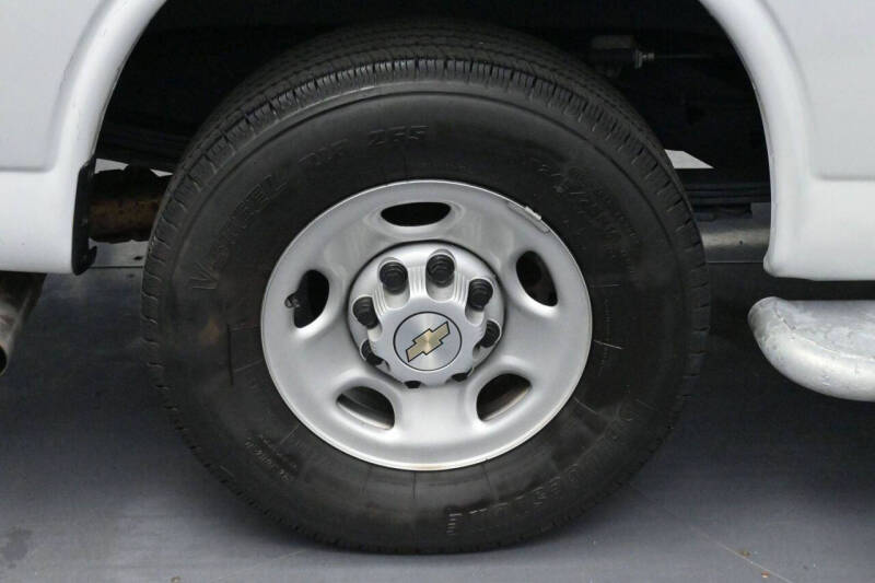 2024 Chevrolet Express 2500