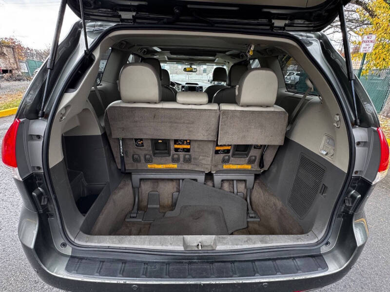 2013 Toyota Sienna Limited 7-Passenger