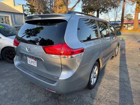 2014 Toyota Sienna