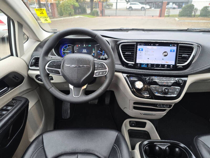 2024 Chrysler Pacifica Plug-In Hybrid