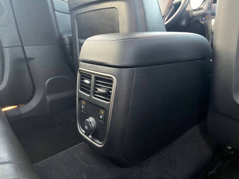 2014 Chrysler 300 C John Varvatos Limited Edition