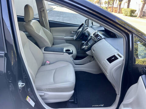 2012 Toyota Prius v Five