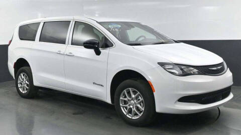 2025 Chrysler Voyager LX