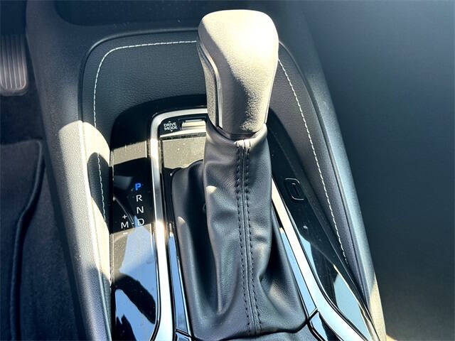 2025 Toyota Corolla Hatchback SE