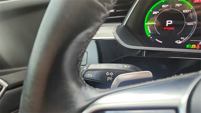 2022 Audi e-tron quattro Premium Plus