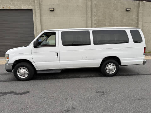 2013 Ford E-Series E-350 SD XLT