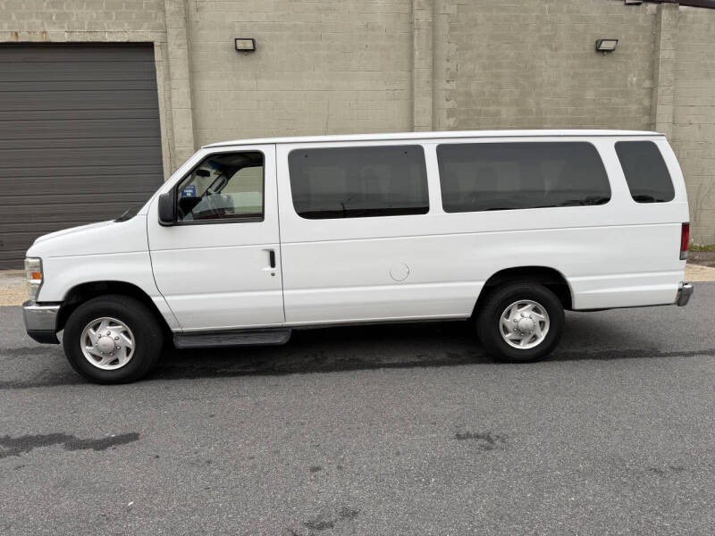 2013 Ford E-Series E-350 SD XLT