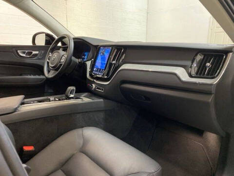 2025 Volvo XC60 B5 Plus Dark Theme