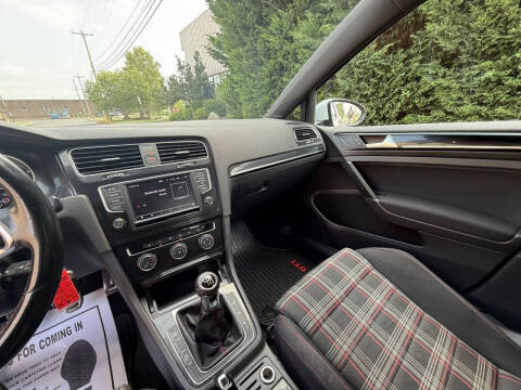 2017 Volkswagen Golf GTI S