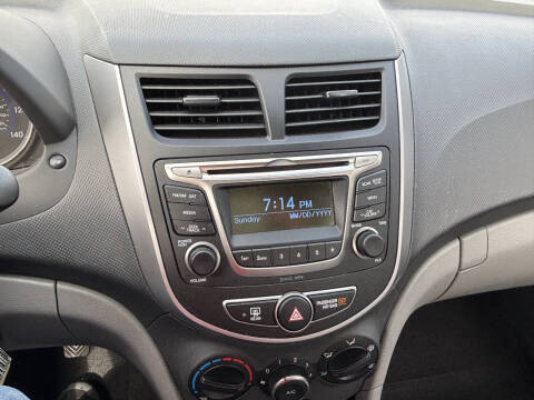 2017 Hyundai Accent SE