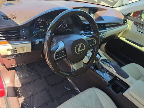 2016 Lexus ES 300h