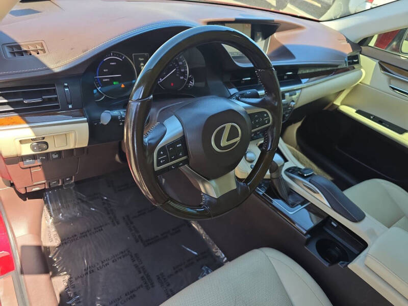 2016 Lexus ES 300h