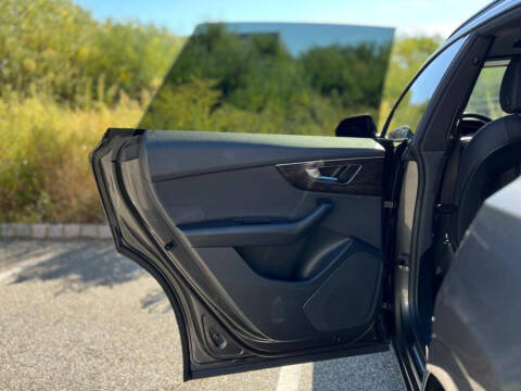 2021 Audi Q8 quattro Premium 55 TFSI