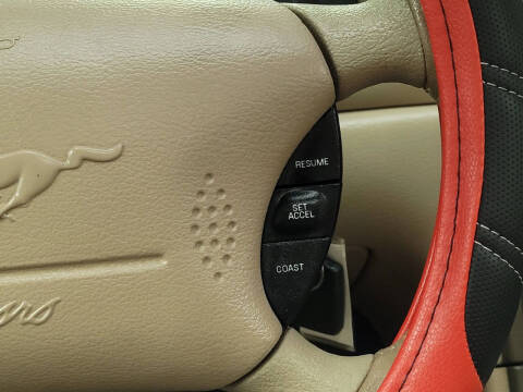 2004 Ford Mustang Deluxe