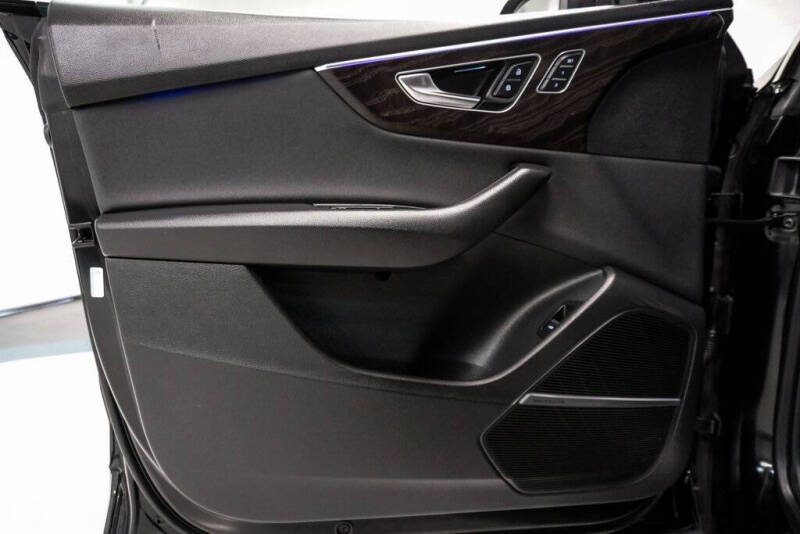 2022 Audi Q8 quattro Premium Plus 55 TFSI