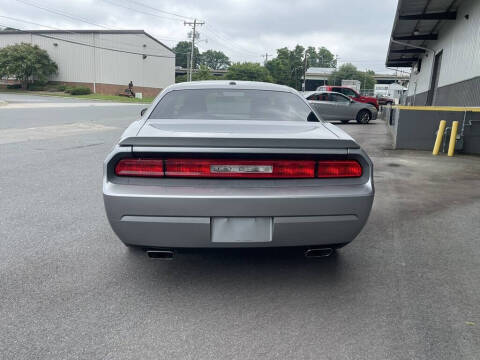 2013 Dodge Challenger SXT