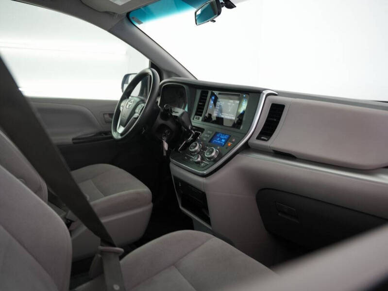 2015 Toyota Sienna L 7-Passenger