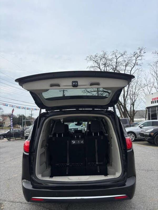 2019 Chrysler Pacifica Touring L