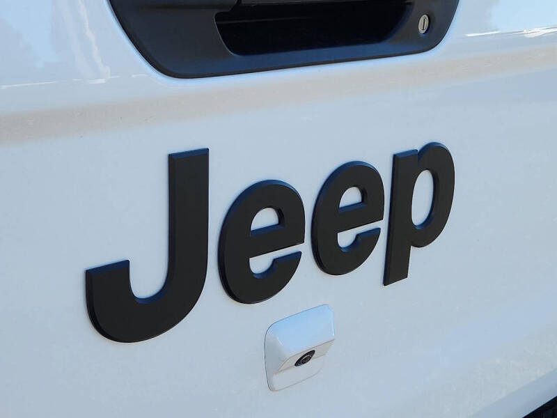 2025 Jeep Gladiator High Tide