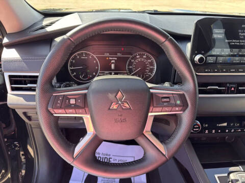 2024 Mitsubishi Outlander SE