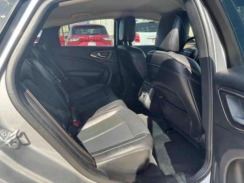 2015 Chrysler 200 C