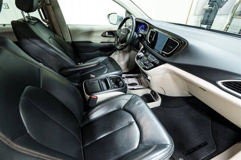 2017 Chrysler Pacifica Touring Plus