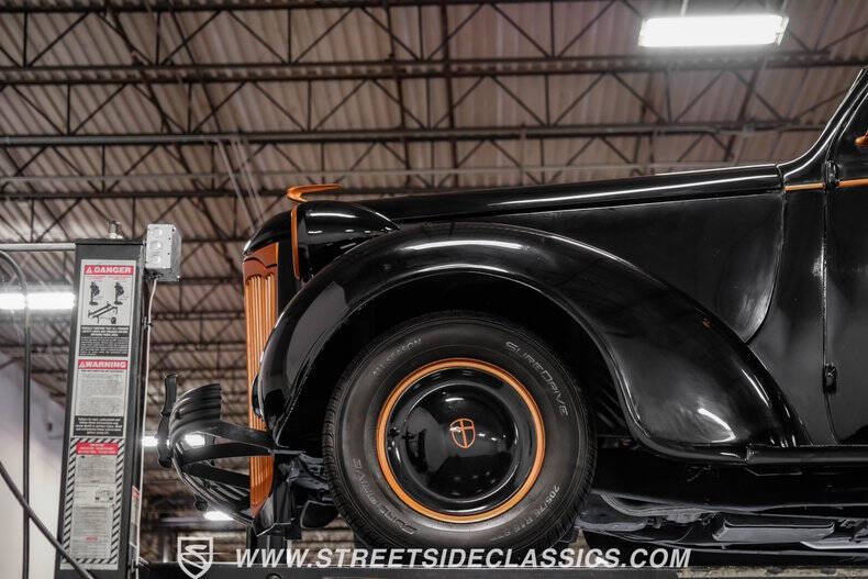 1937 Chrysler Desoto