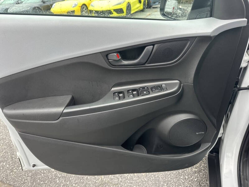 2020 Hyundai Kona SEL Plus