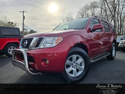 2012 Nissan Pathfinder LE