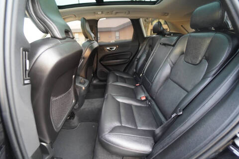 2025 Volvo XC60 B5 Plus Dark Theme