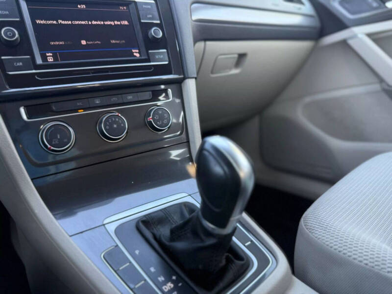 2018 Volkswagen Golf SportWagen