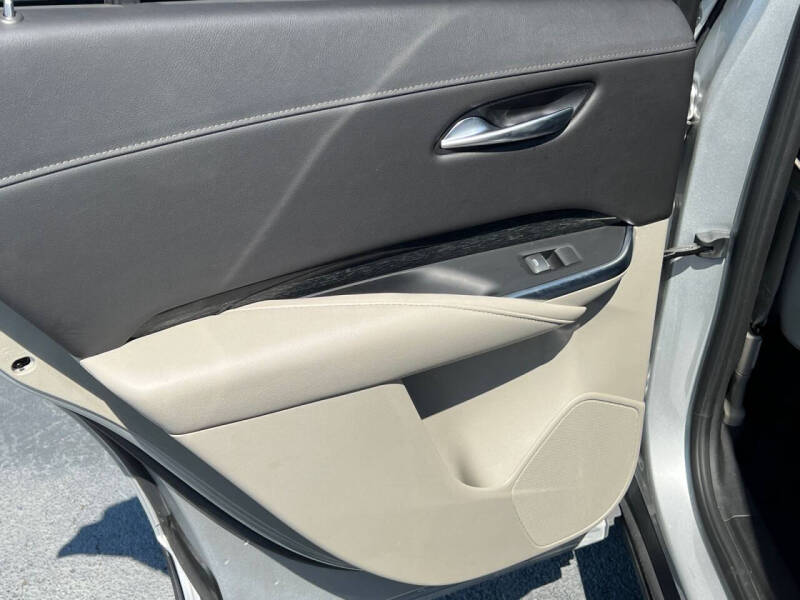 2022 Cadillac XT4 Premium Luxury