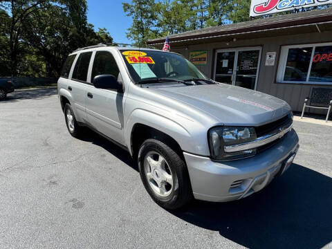 2006 Chevrolet TrailBlazer for sale at Johnson Car Company llc in Crown Point IN