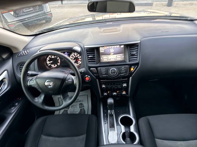 2020 Nissan Pathfinder S