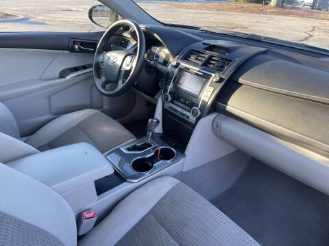 2014 Toyota Camry Hybrid XLE