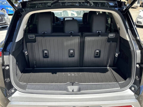 2025 Nissan Pathfinder Platinum