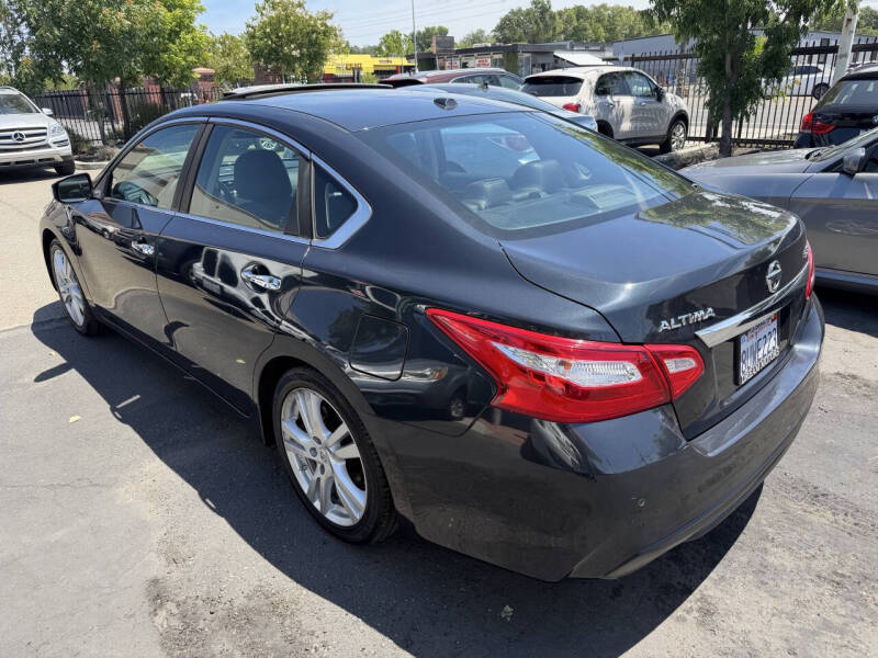 2017 Nissan Altima 3.5 SL