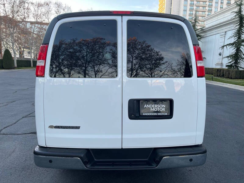 2023 Chevrolet Express LT 3500