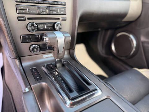 2012 Ford Mustang V6 Premium