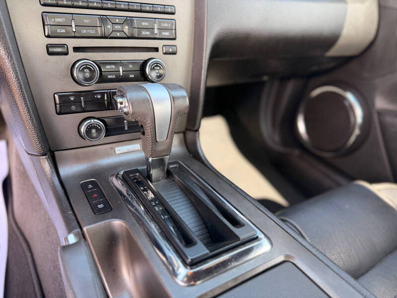 2012 Ford Mustang V6 Premium