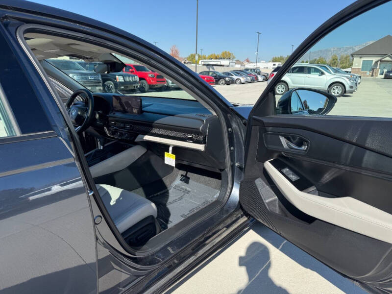 2025 Honda Accord Hybrid Touring